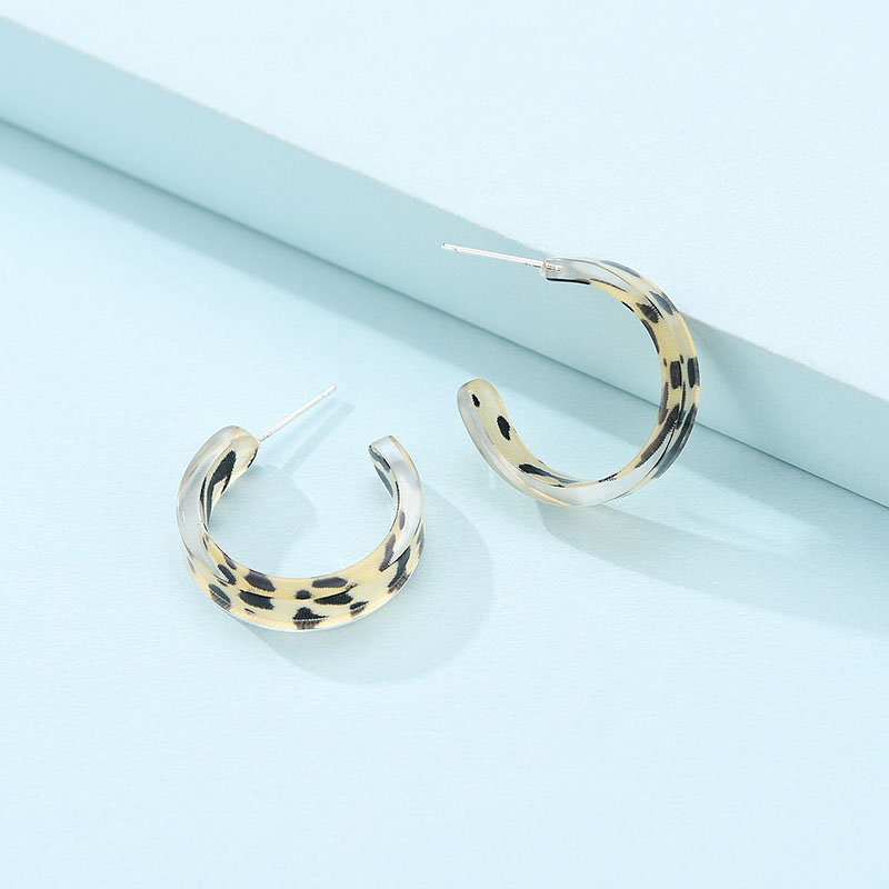 Simple Forest Gold Earrings With Diamonds