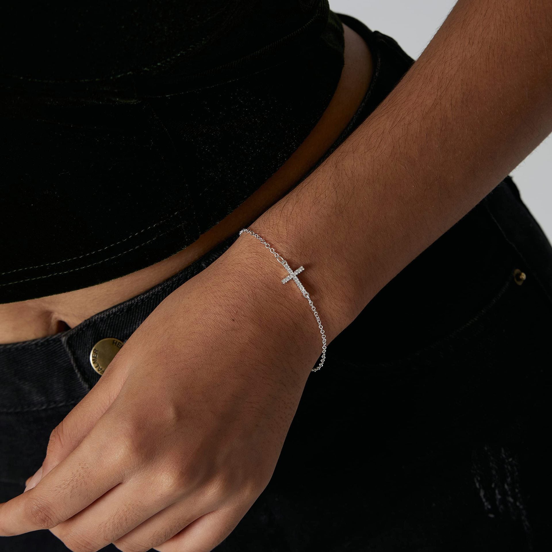 14K Gold Mini Cross Bracelet Fashionable Style