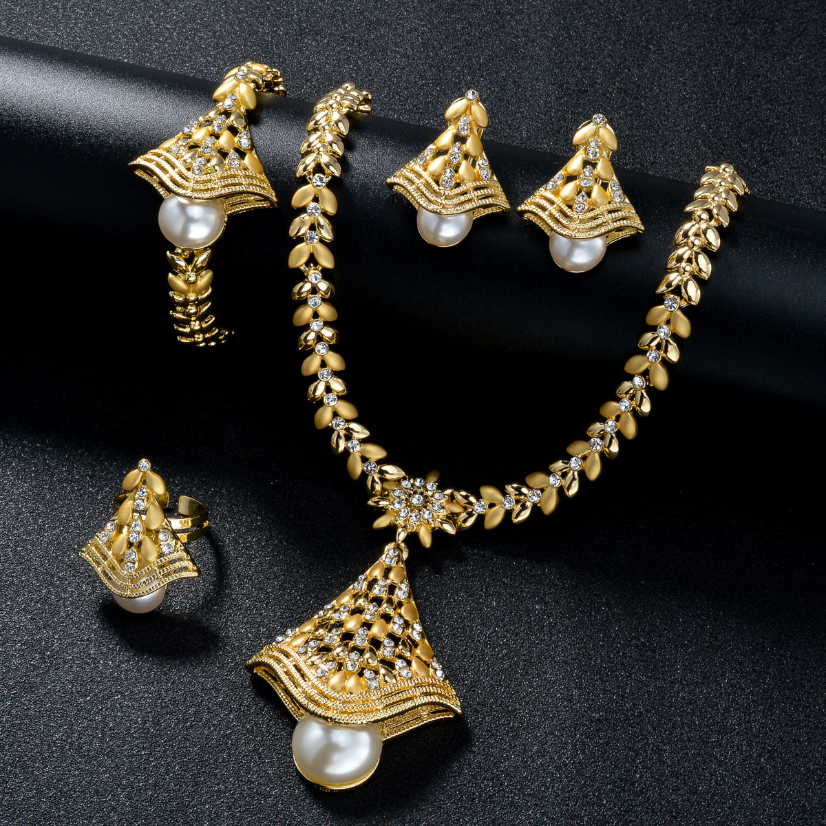 Jewelry 18k Gold-Plated Leaf Necklace